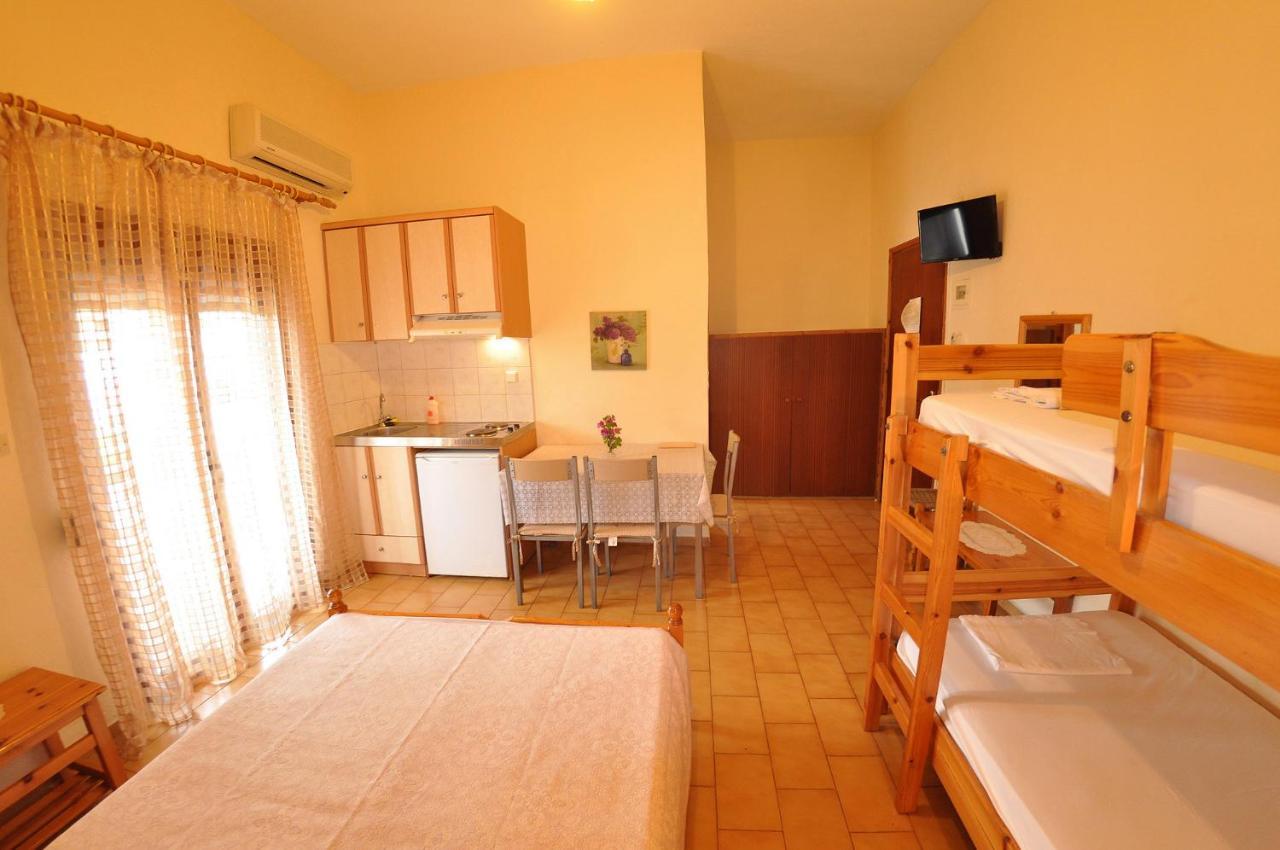 Achilleas Rooms Syvota Exterior foto
