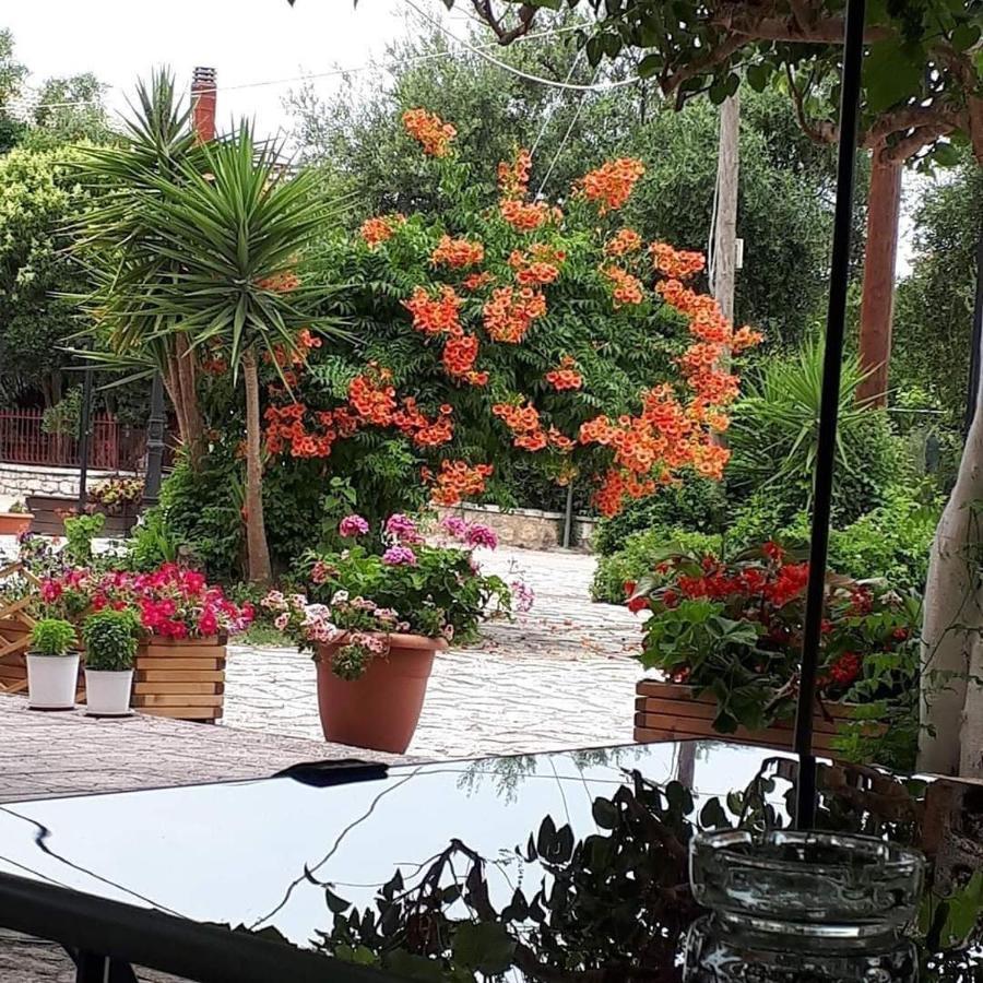 Achilleas Rooms Syvota Exterior foto